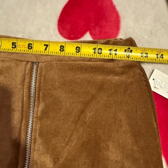 NWT Beautees
Girls 7-16 2-Piece Skirt Set - Picture 7 of 14